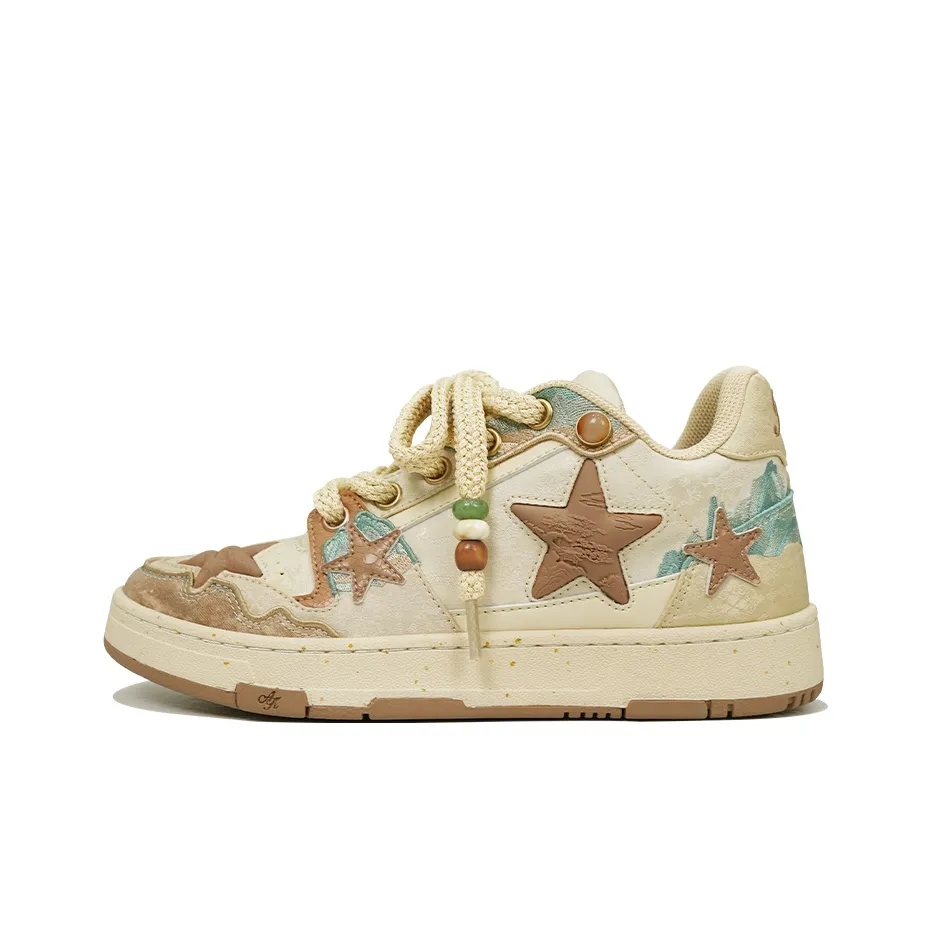 Custom Sneaker Beige Green Khaki Stars